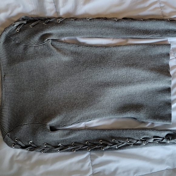 Guess sweater - Picture 3 of 4